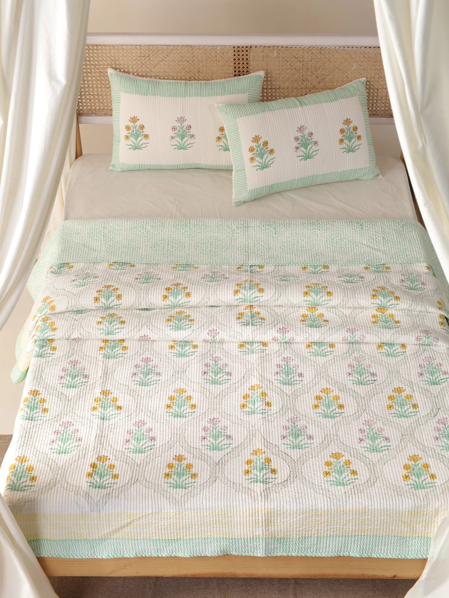 Handmade Floral Printed Quilt Bed Cover, Cotton Quilted Throw blanket Hand Block Print Cotton Cozy Comforter Bed decor Secondary image