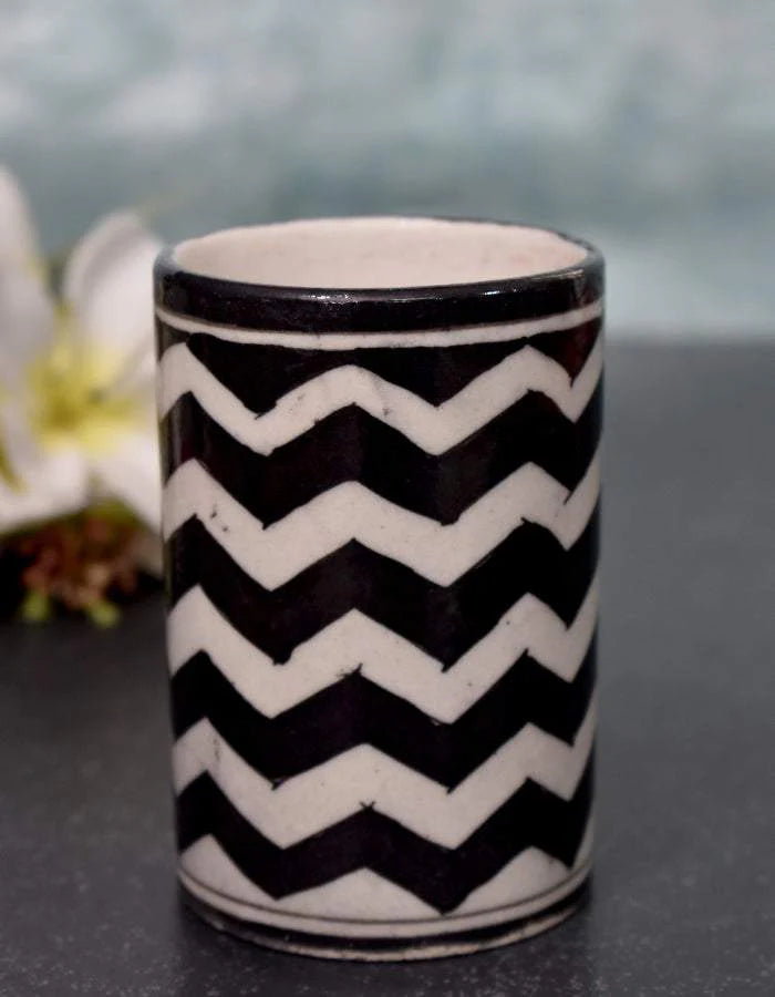 Black & White Color Cylinder Main image