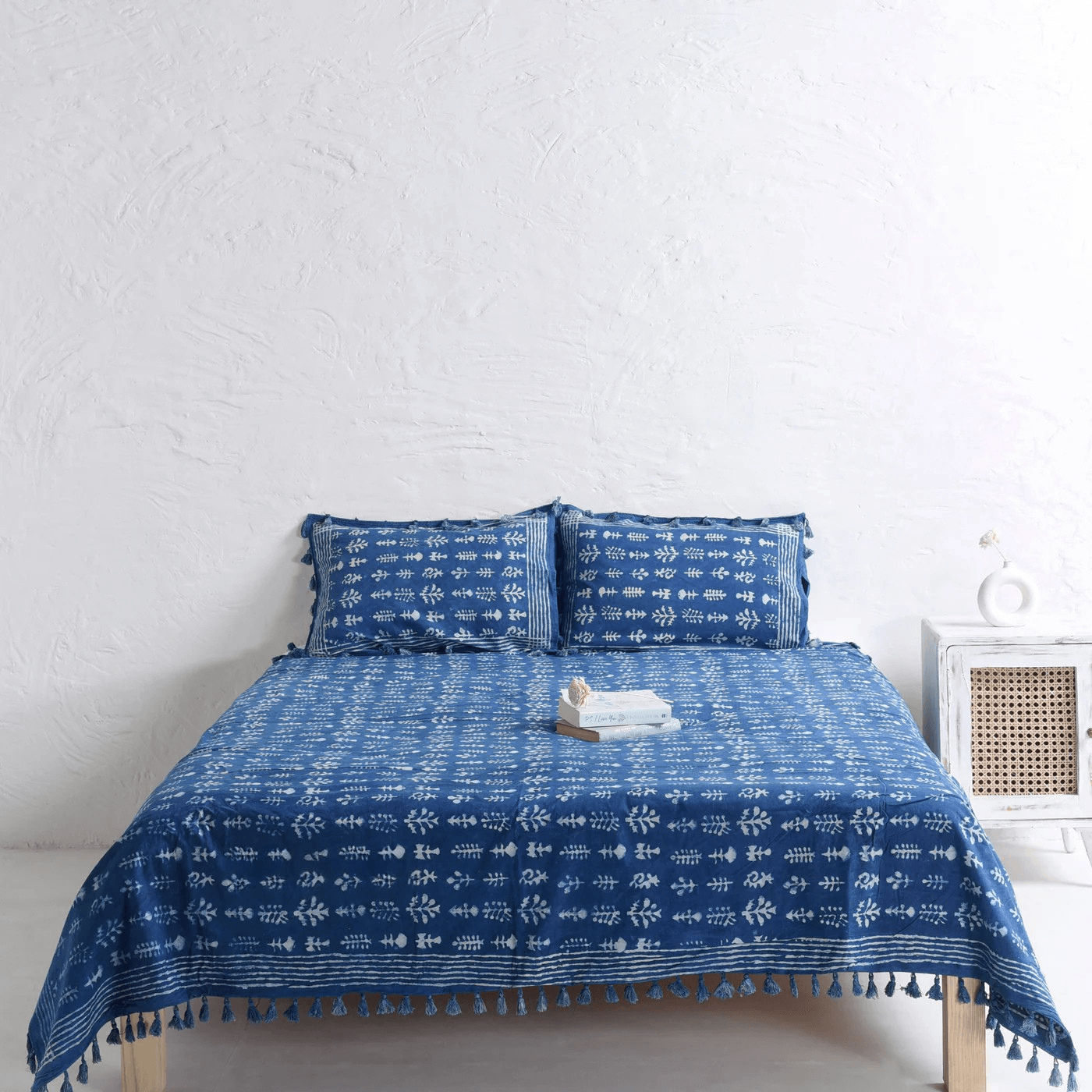 Designer Block Printed Bedsheet and Pillow Set Main image