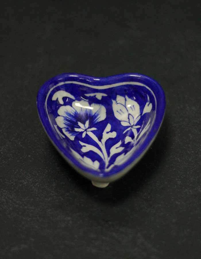 Handmade Heart-Shaped Blue Pottery Plate Set with Gift Box Main image