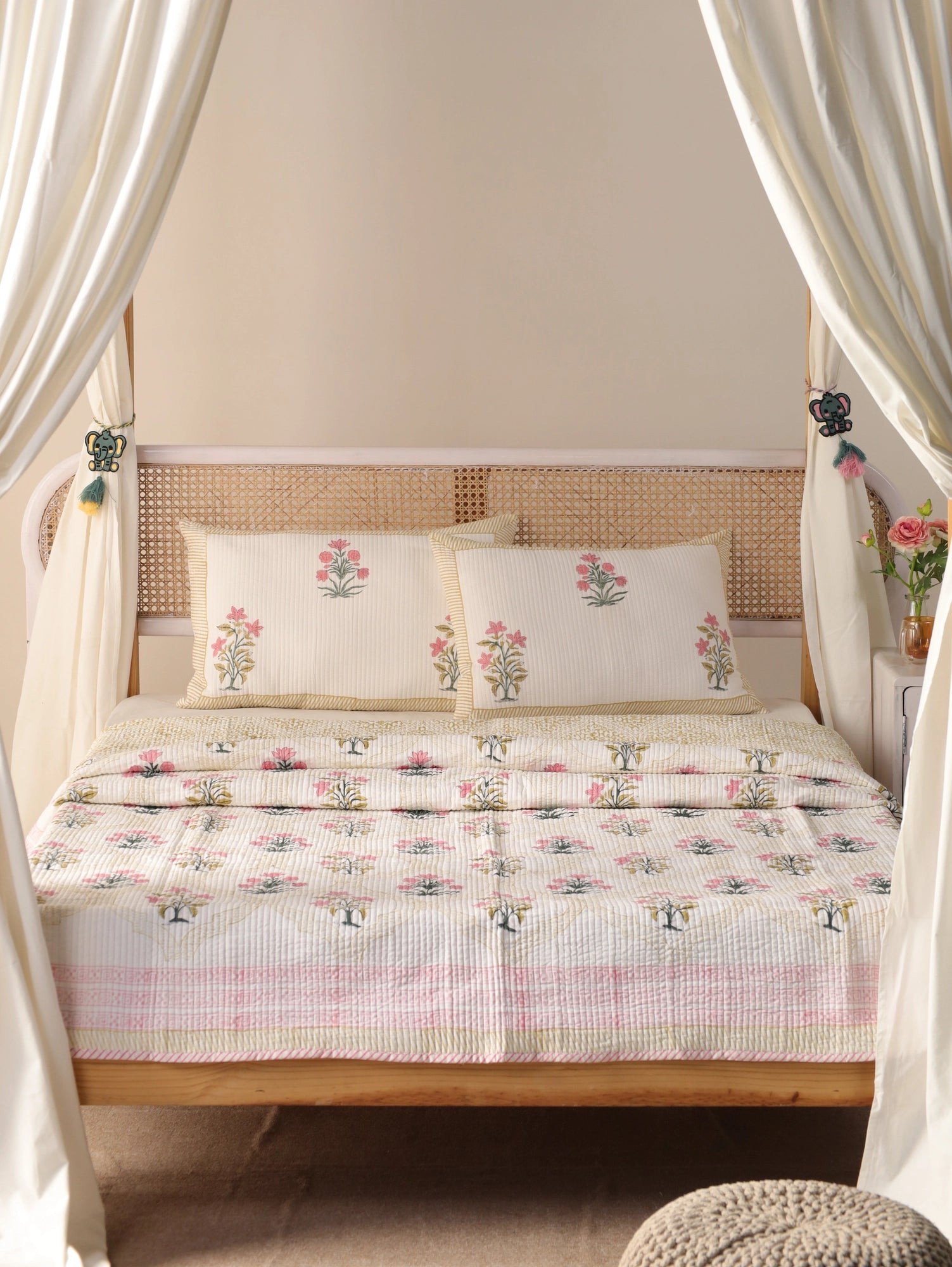 Boho Comforter Quilt Set with Pillowcases | Handmade Soft Blanket for Bedroom Decor Secondary image