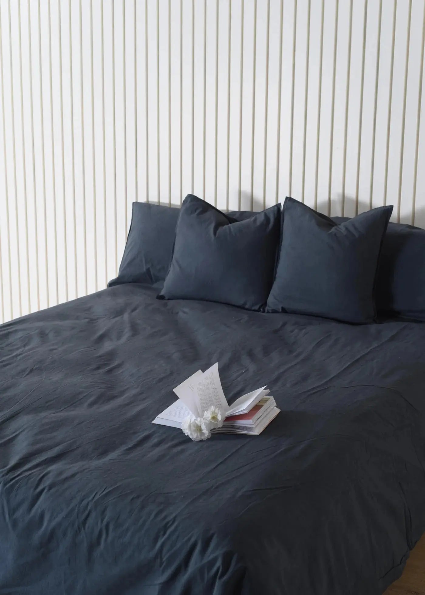 Deep Blue Linen Bedsheet with Pillow Covers Secondary image